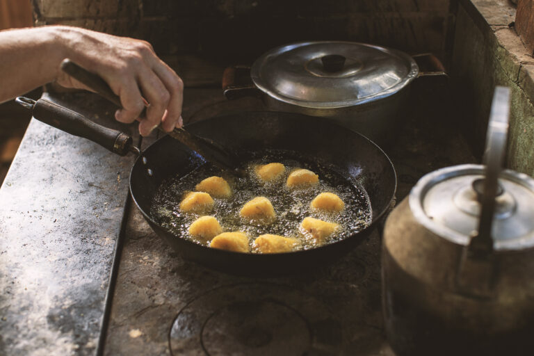“Coxinha de Jaca Fazenda Burin: Sabor, Sustentabilidade e Praticidade em Cada Mordida”